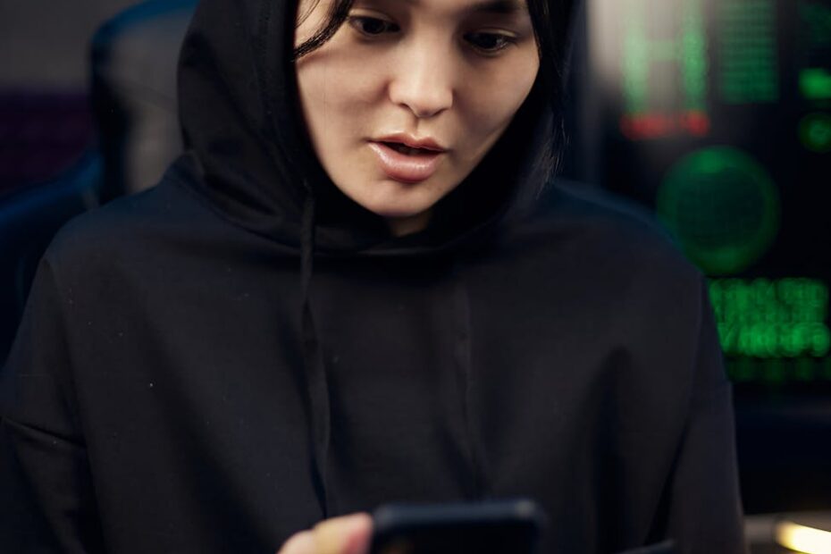 Sizden Biri Daha Var: Dijital Kimlik Hırsızlığı Nedir, Nasıl Önlenir ve Fark Edilir? cover 1 4